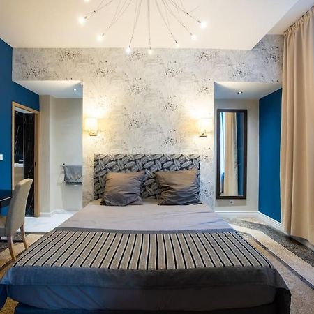 La Suite 2 Pieces Lit Queen Size Entree Privee Nîmes Exteriér fotografie
